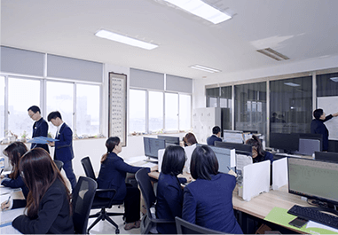 DKM-SERVICE pour la ligne de moulage par injection