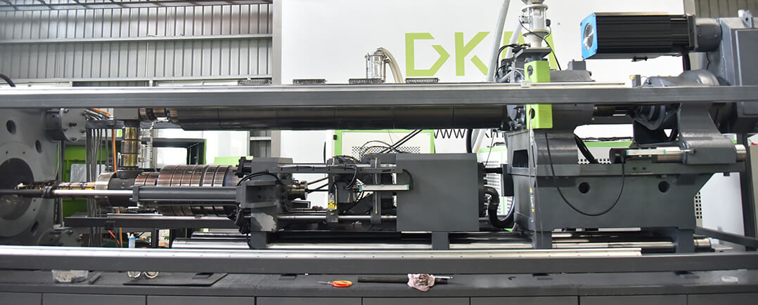 PET PREFORM MACHINE de moulage par INJECTION 3