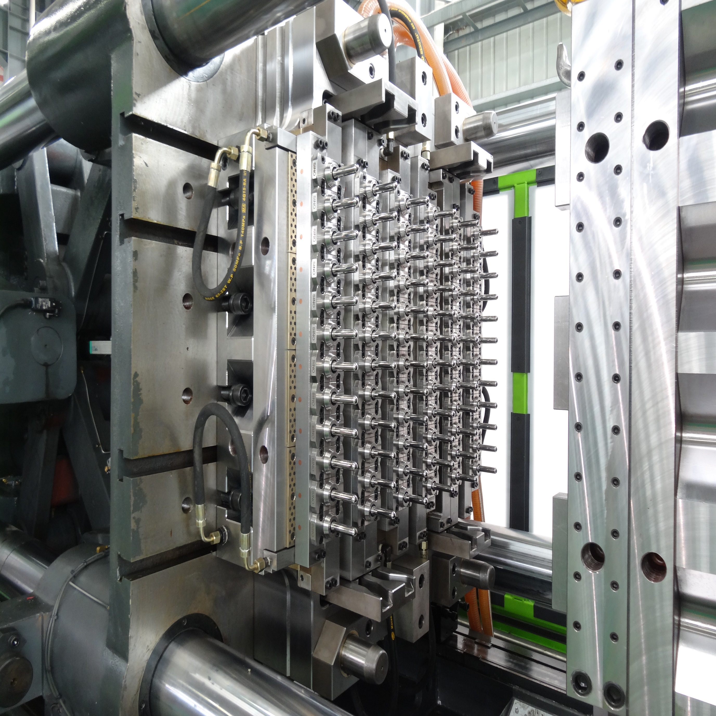 Image de moule de préforme de bouteille d’animal familier4